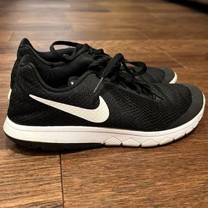 Nike Women’s Tennis Shoes